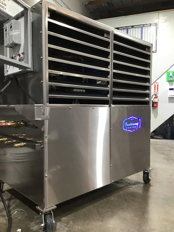 Chiller installed with on-site temperature monitoring