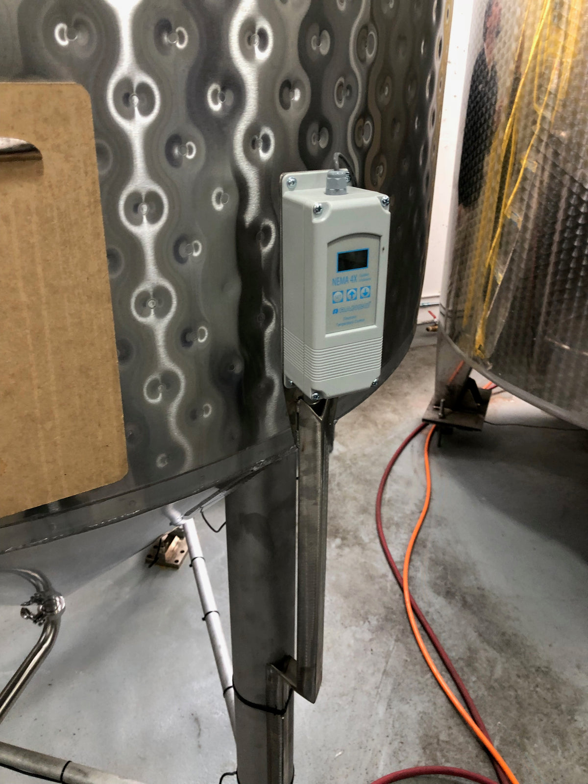 Individual tank control valve